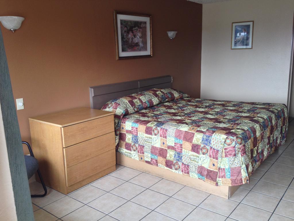 Austin Motor Inn Bilik gambar