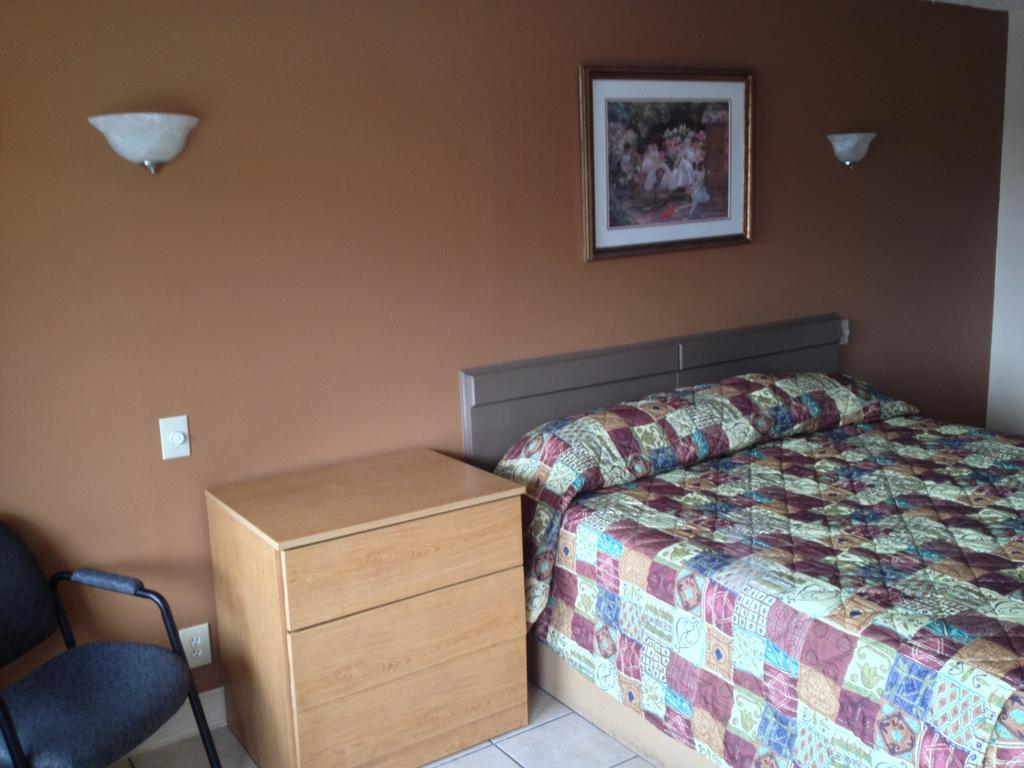 Austin Motor Inn Bilik gambar